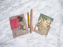 Lataa kuva Galleria-katseluun, Petite Serenity Desk Set