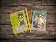 Lataa kuva Galleria-katseluun, Petite Serenity Desk Set