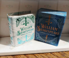 Cargar imagen en el visor de la galería, A Librarian’s Miniature Dream Book Set
