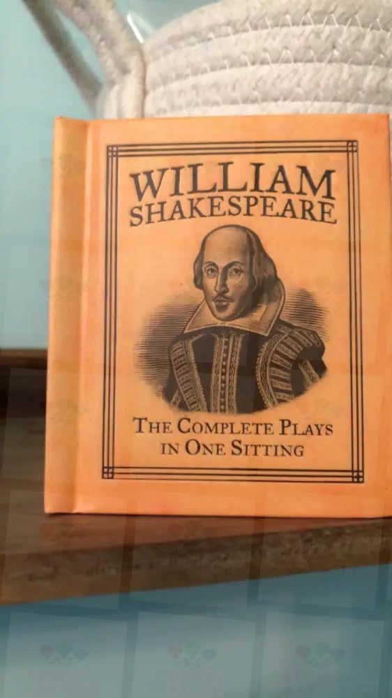 Literary Loves Mini Book: William Shakespeare Miniature Books