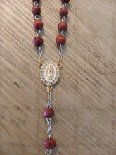 Cargar imagen en el visor de la galería, Sincerity of Faith Rosary necklace
