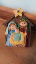 Lataa kuva Galleria-katseluun, Christmas Nativity Scene Ornaments
